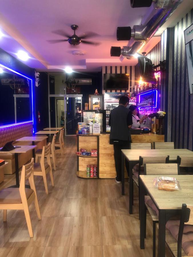 Bonkers Guesthouse Pattaya Exterior photo