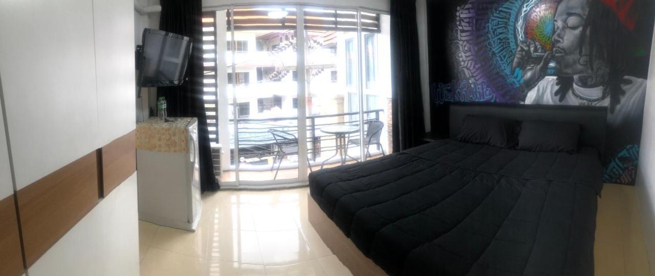 Bonkers Guesthouse Pattaya Exterior photo