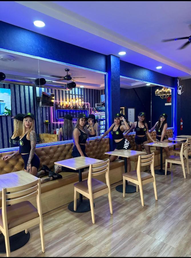 Bonkers Guesthouse Pattaya Exterior photo